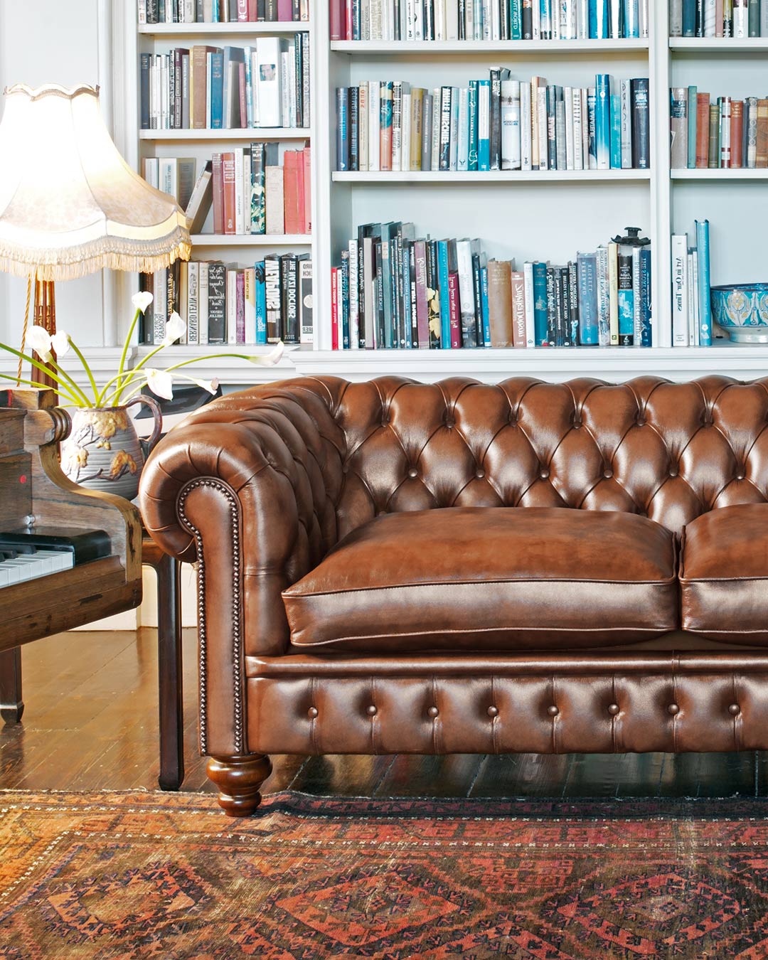 Cromwell antiqued leather Chesterfield sofa