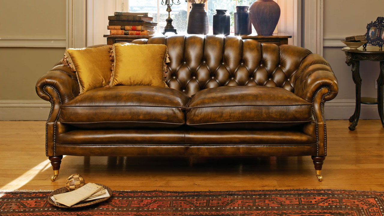 Bradwell
  Chesterfield sofa in gold