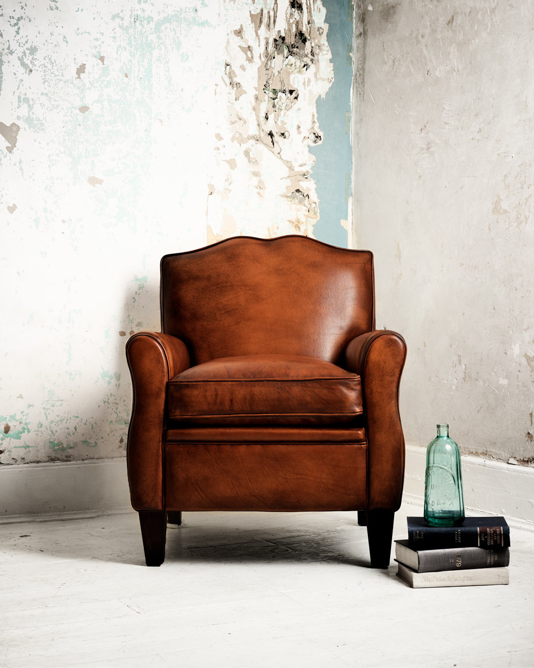 Dali hand-coloured leather chair