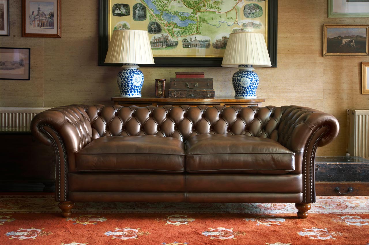 Kingston king antiqued leather chesterfield furniture