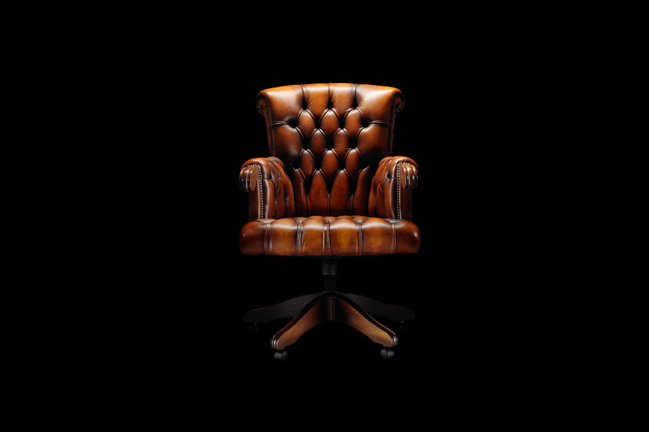 Duke chesterfield chair with classic design details