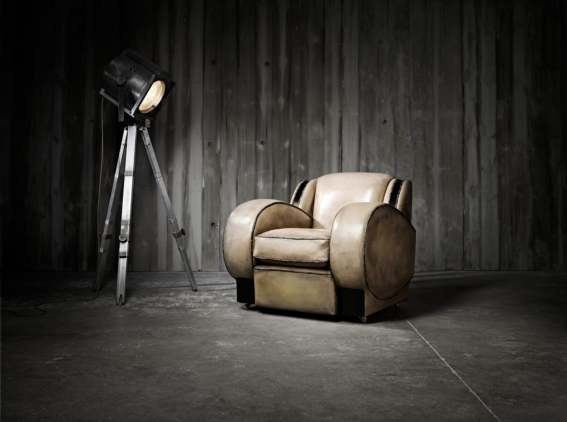 Mustang hand-coloured leather sofa