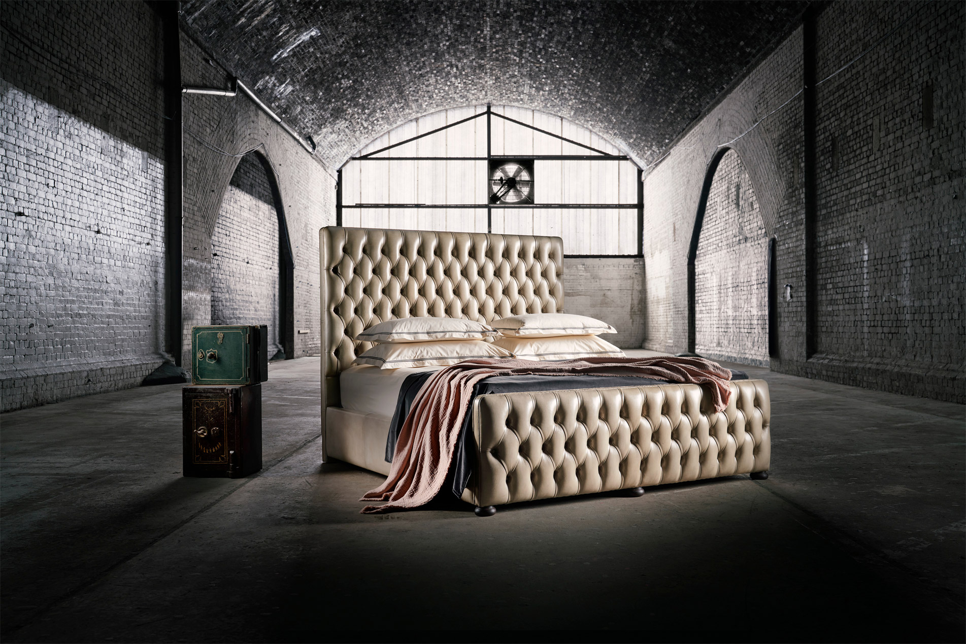 Ralph Waldo Emerson Chesterfield bed